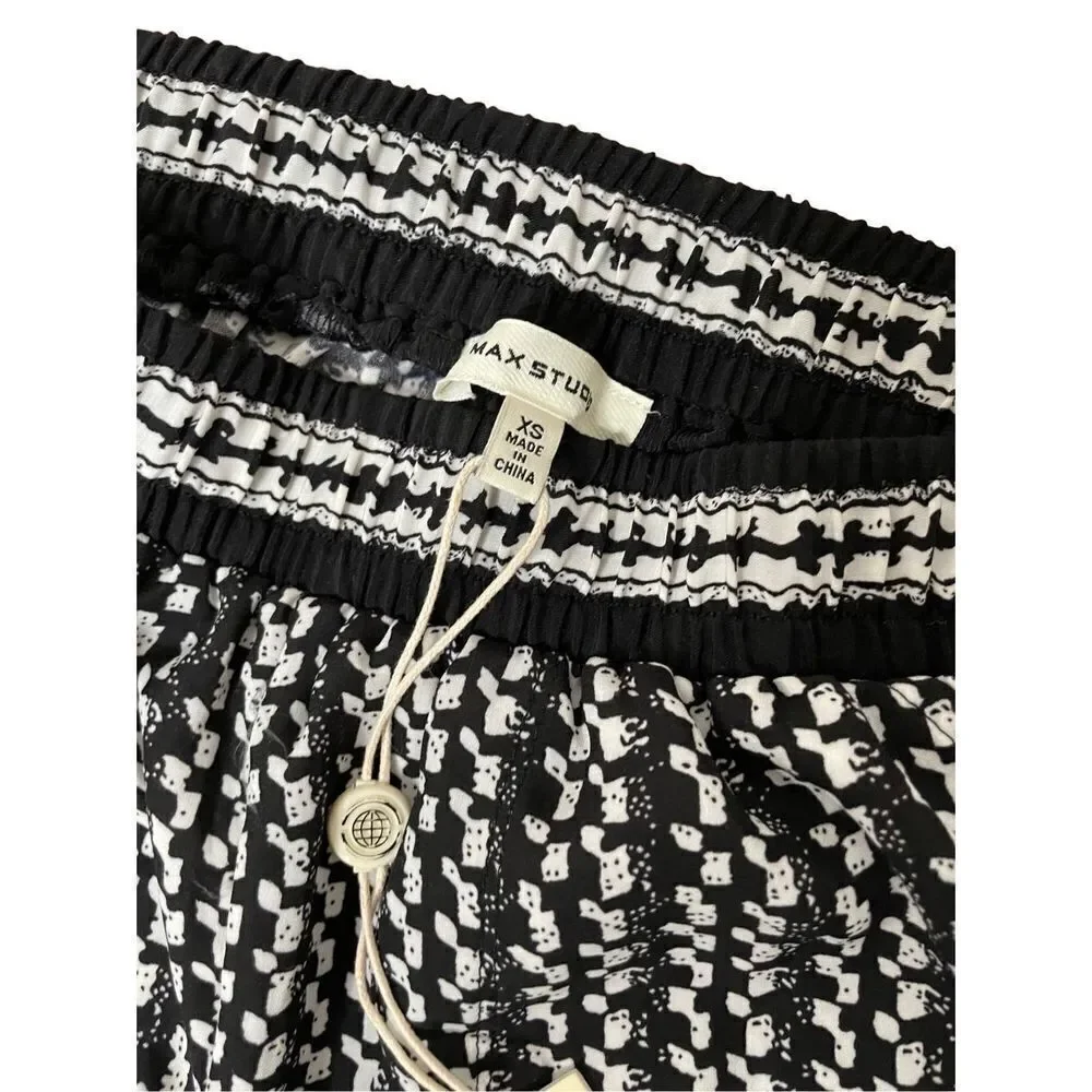 NWT Max Studio Elastic Geometric Black and White Pull‎ On Pants